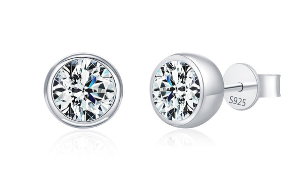 Pendientes de moissanite vs. diamantes: el desglose honesto (Edición 2026)