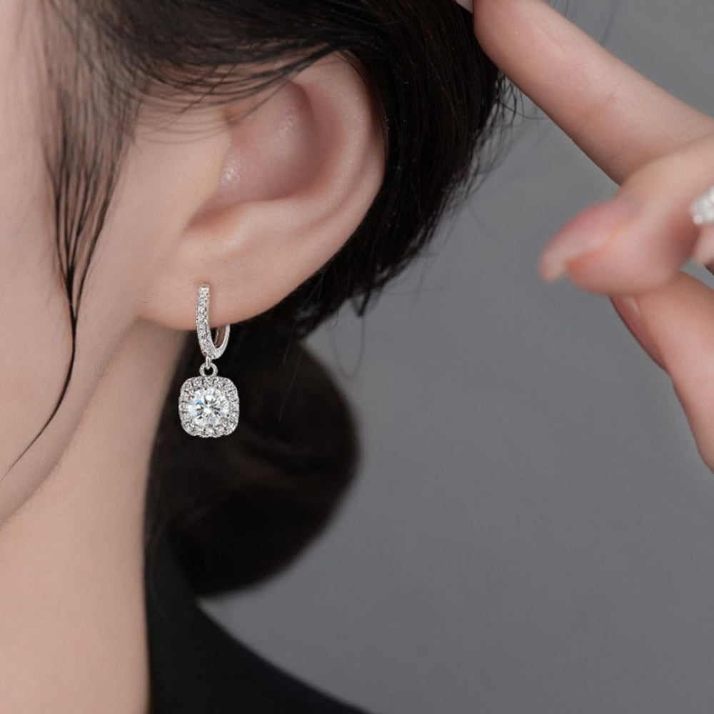 Halo of Color: How to Wear Multicolor Moissanite as Your Daily Signature