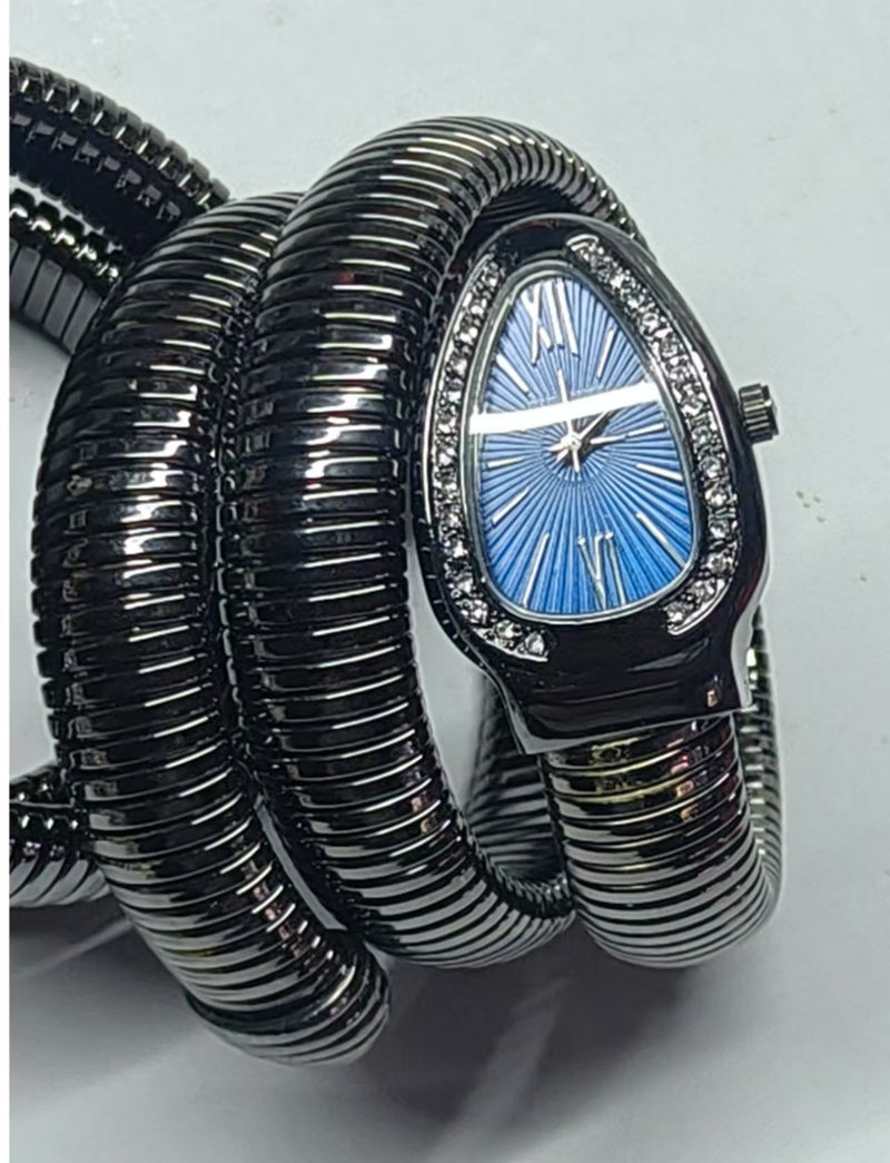 Serpentine Quartz Watch with Fashionable Diamond-Studded Bracelet, Open Cuff Ladies' Watch Snake Shaped Tiny Watch