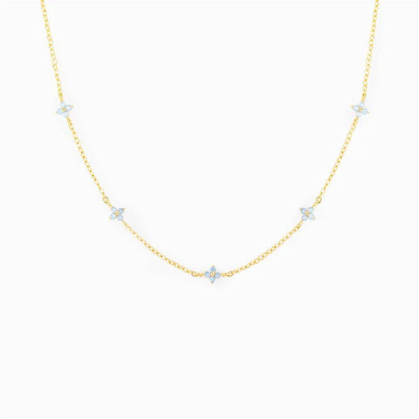 18K vergoldete kleine blaue Blumen-Halskette für Damen, goldfarbener süßer Anhänger, trendiger Damen-Modeschmuck | Kubischer Zirkonia