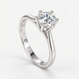 S925 Classic 6-Prong Moissanite Engagement Ring – close-up of the setting and stone [FITINY]