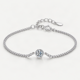 Minimalist Sterling Silver D-Color VVS1 Moissanite Solitaire Bracelet with Delicate Chain – close-up of the setting and stone [FITINY]